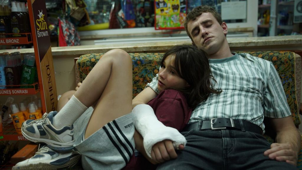 A still from Aftersun